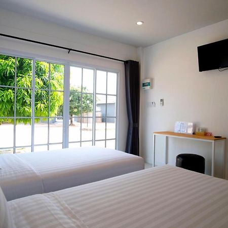 Hotel Bhive Nakhon Phanom Exterior foto