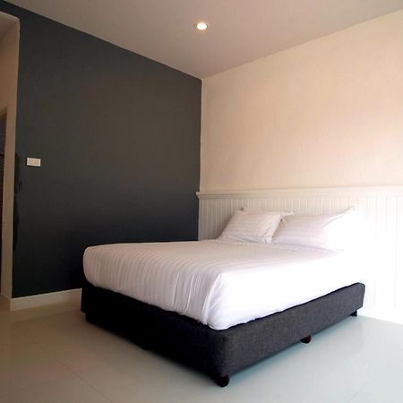 Hotel Bhive Nakhon Phanom Exterior foto