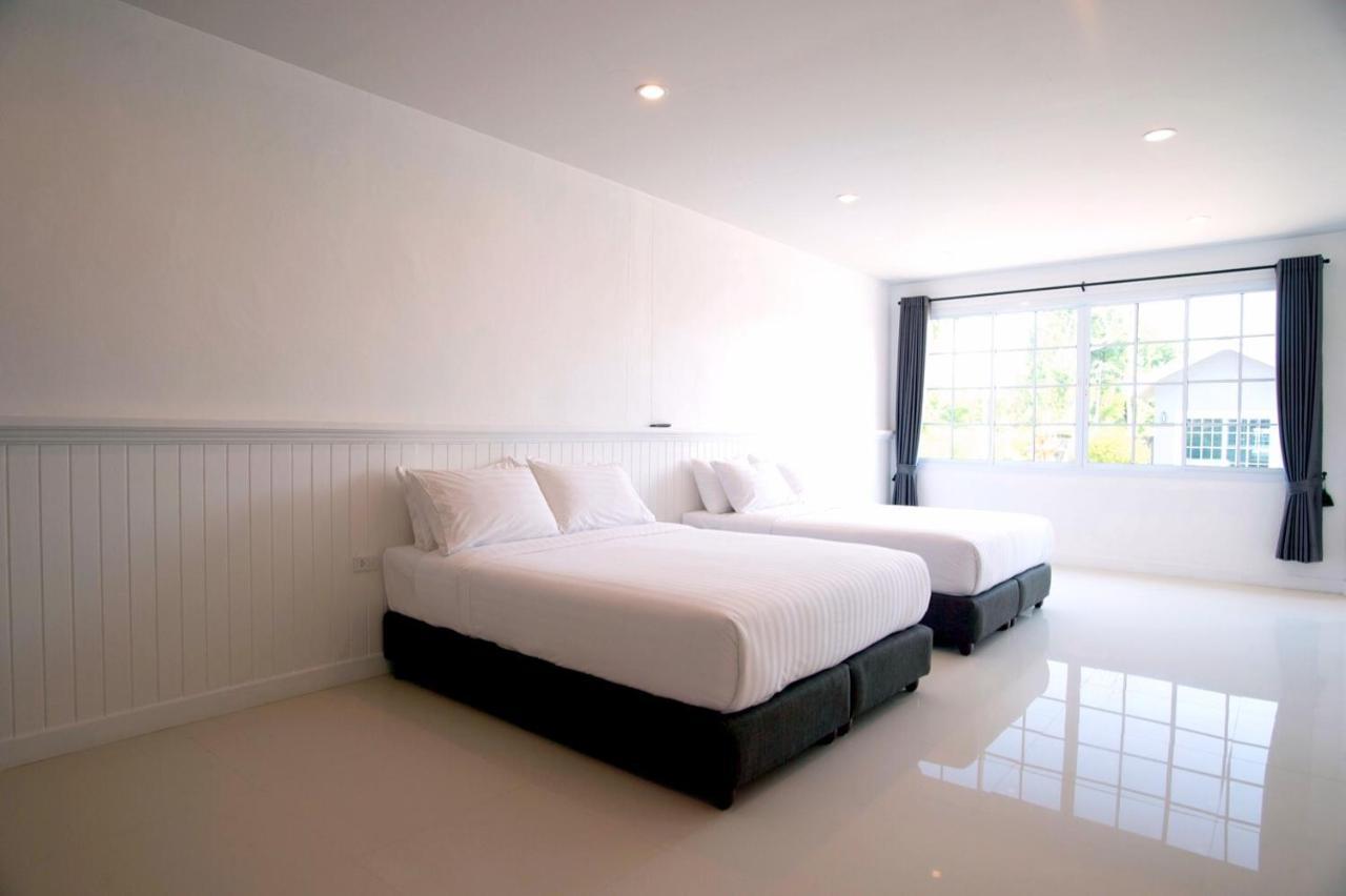 Hotel Bhive Nakhon Phanom Exterior foto