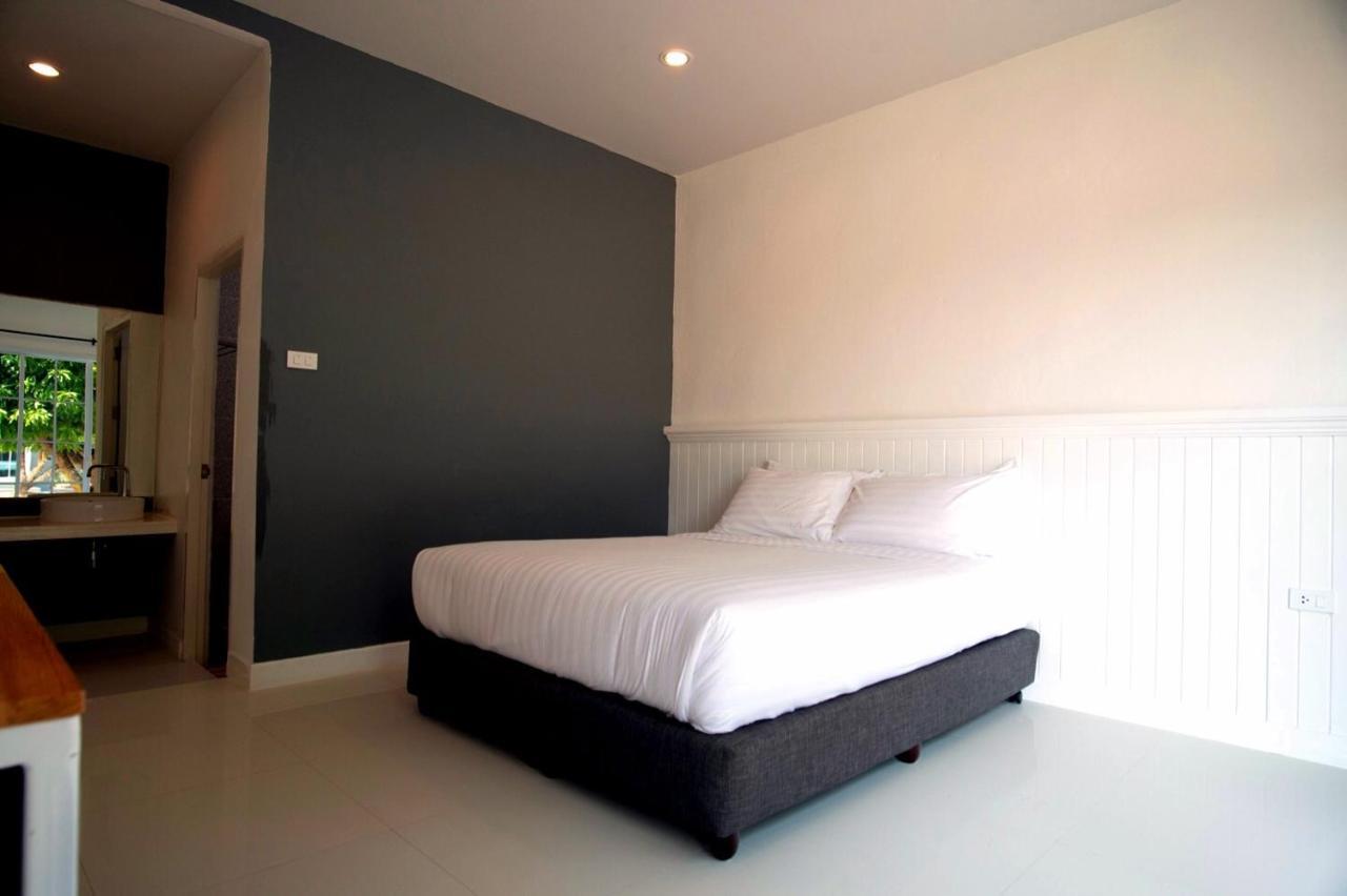 Hotel Bhive Nakhon Phanom Exterior foto